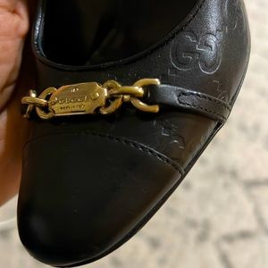 Gucci pumps SIZE 5B